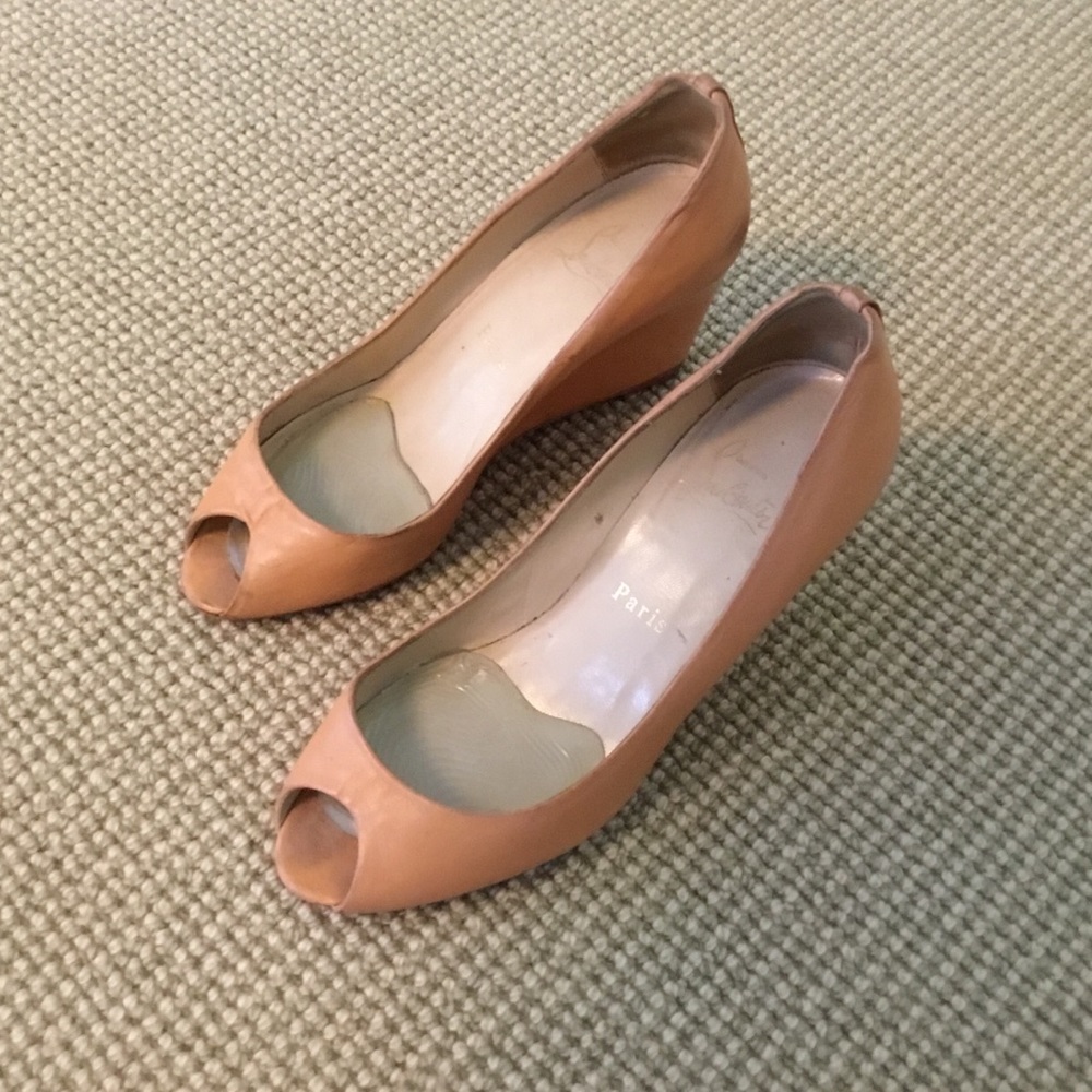 Nude open Toed heels